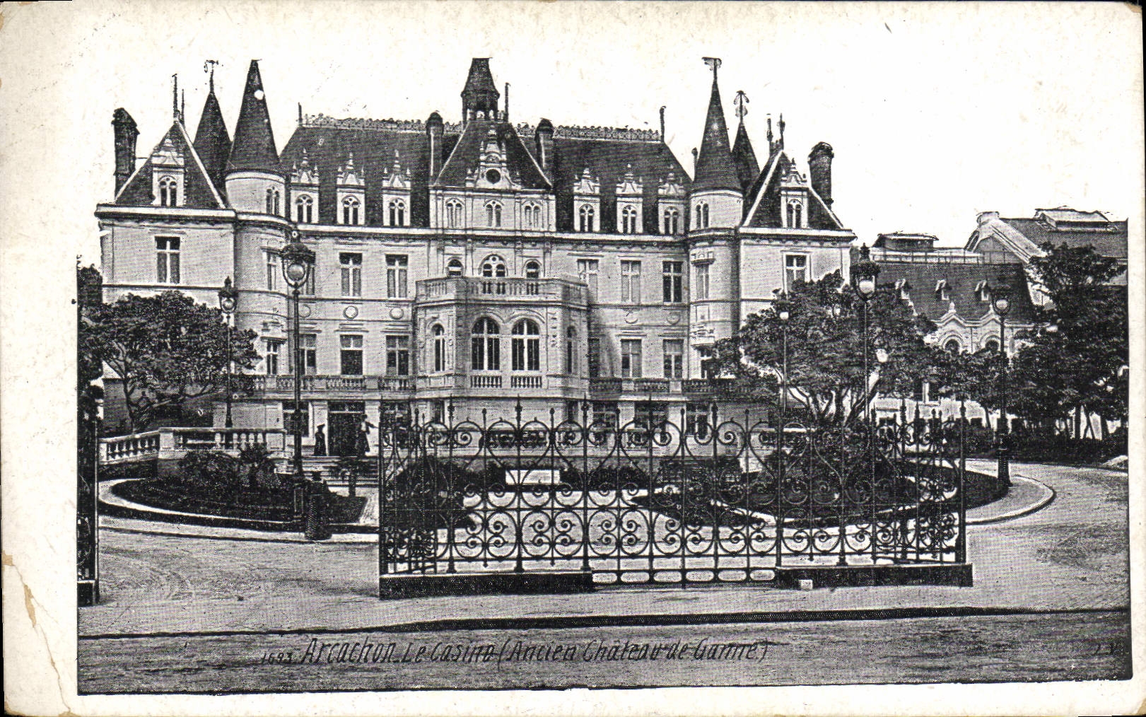 VINTAGE POSTCARD Arcachon Old castle