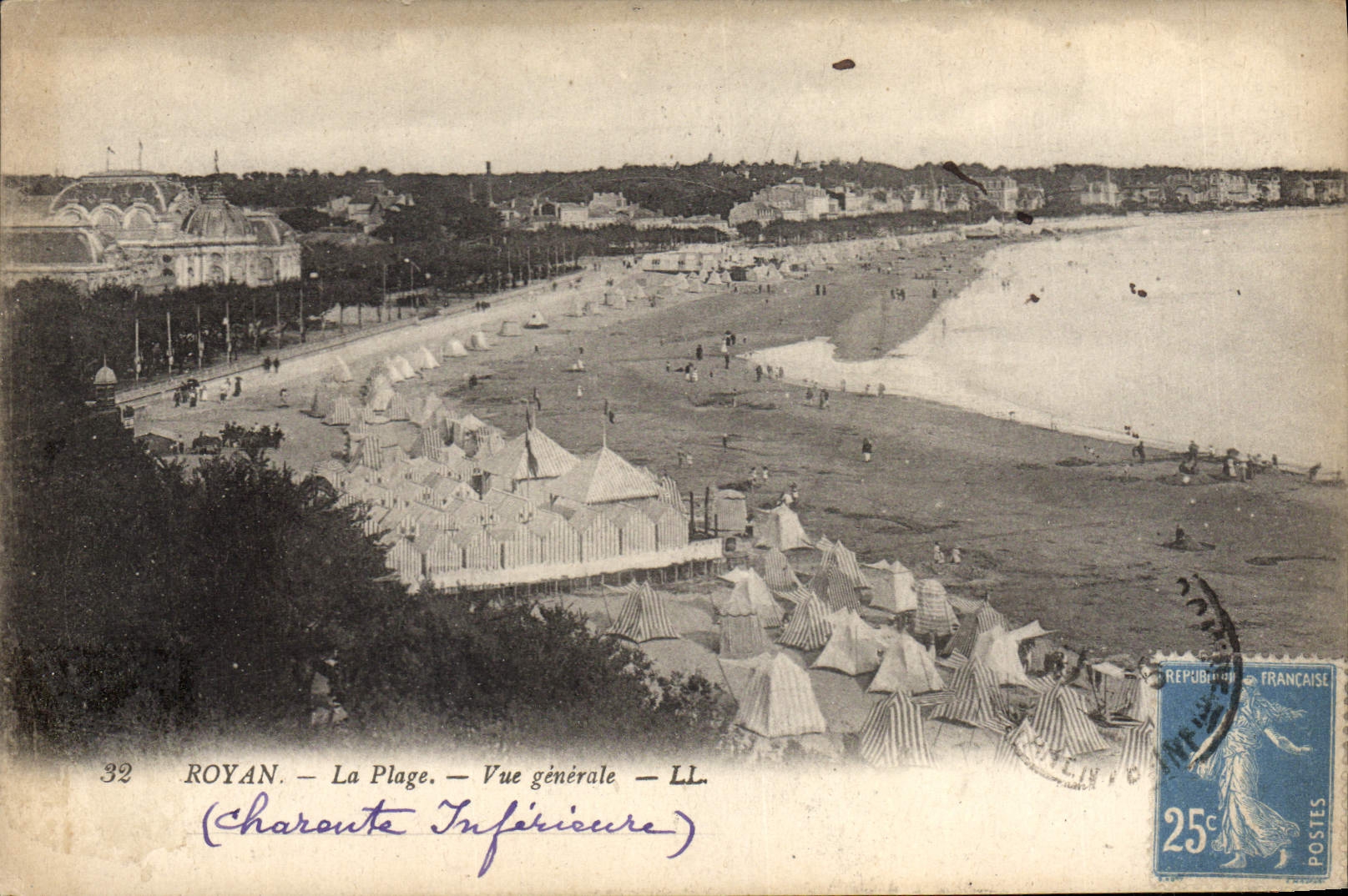 VINTAGE POSTCARD Royan the Beach View
