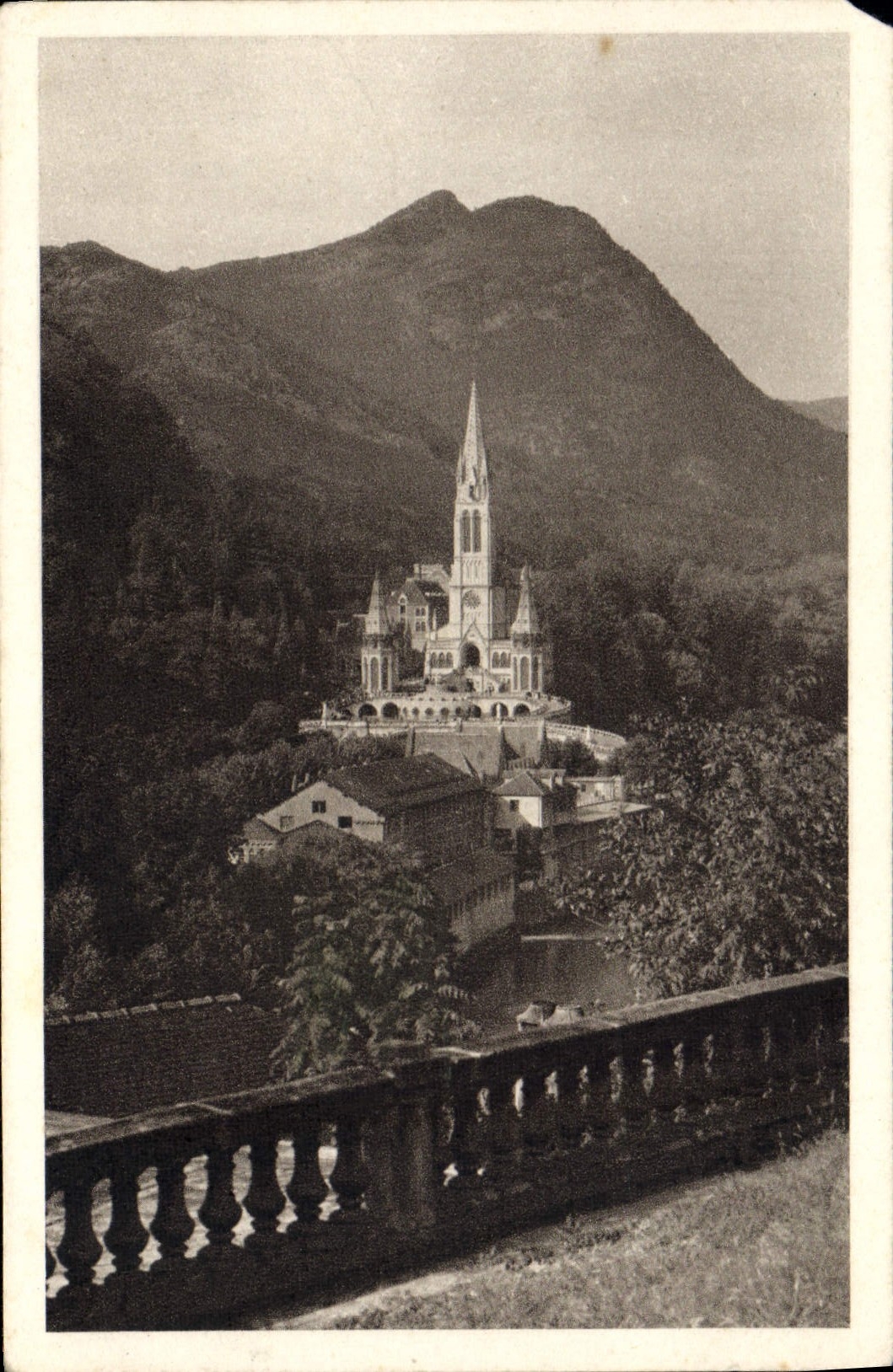 POSTAL de la VENDIMIA pesada la basílica