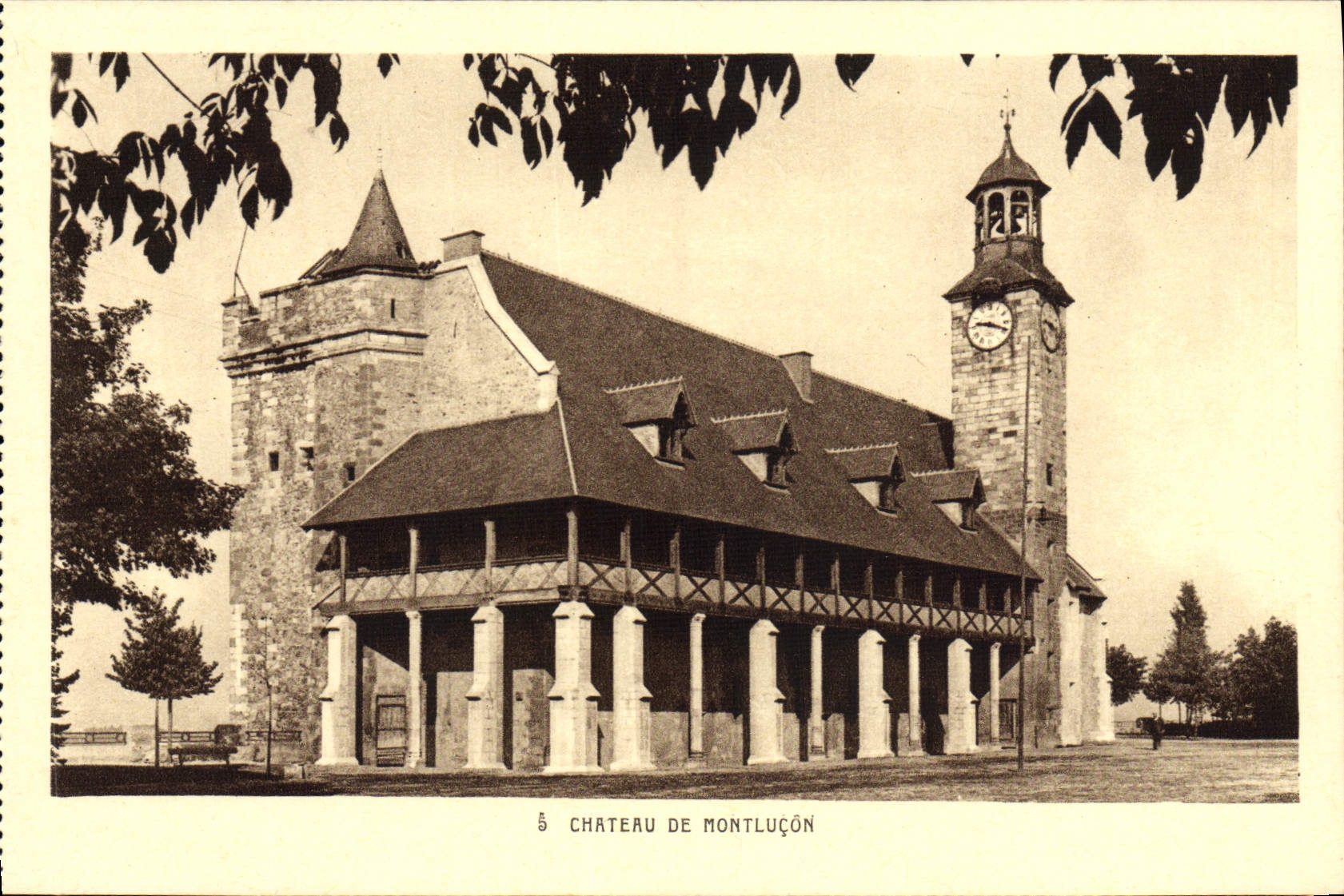 CPA Chateau De Montlucon