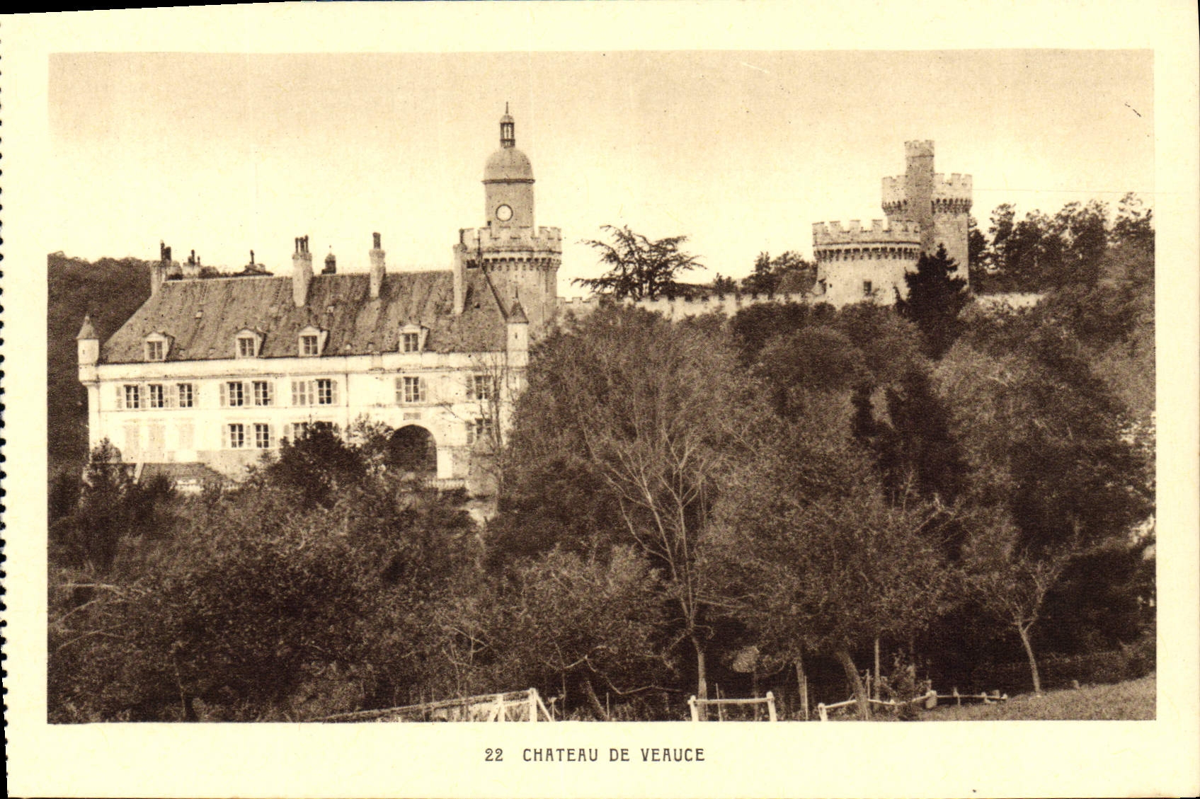 VINTAGE POSTCARD Castle De Veauce