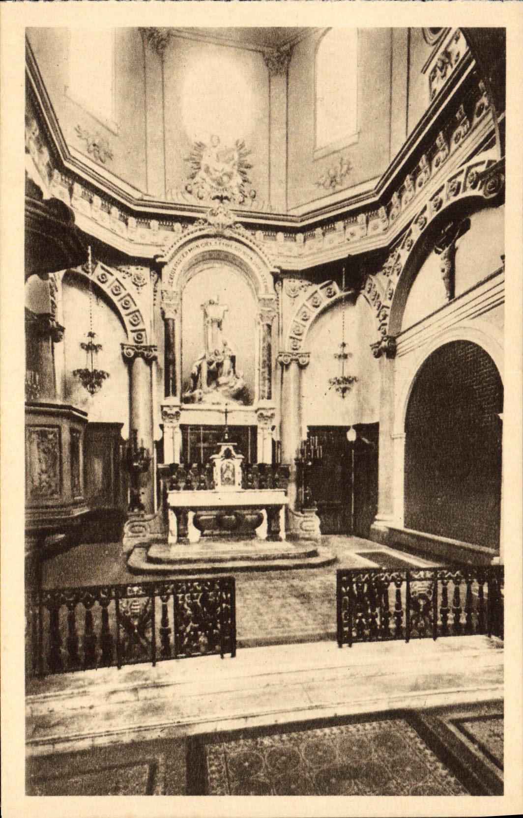 VINTAGE POSTCARD La Chapelle Of the Carmelite nuns De Lisieux the sanctuary the grid of the chorus of the Nuns