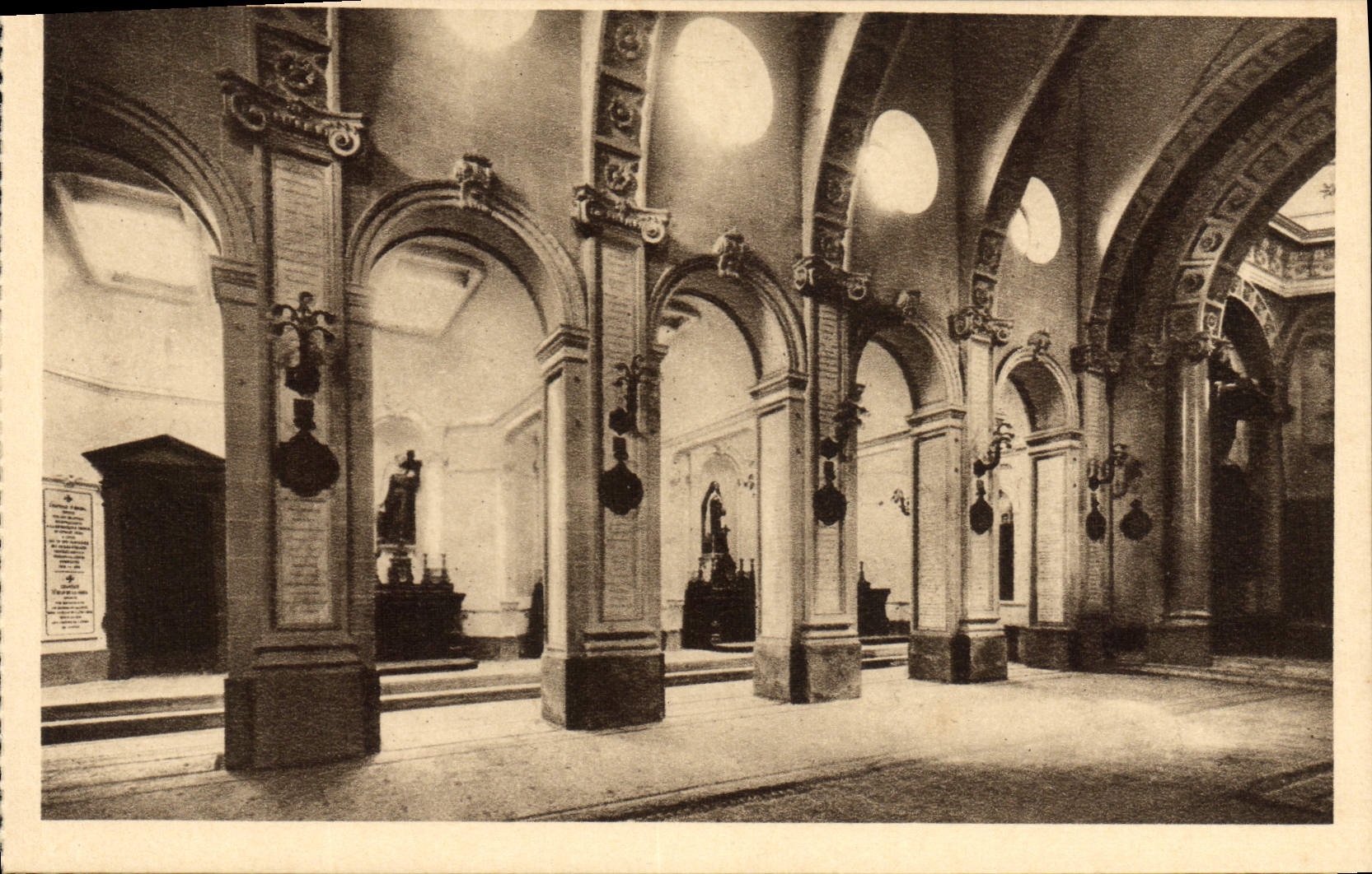 CPA La Chapelle Des Carmelites De Lisieux Les petits autels lateraux 