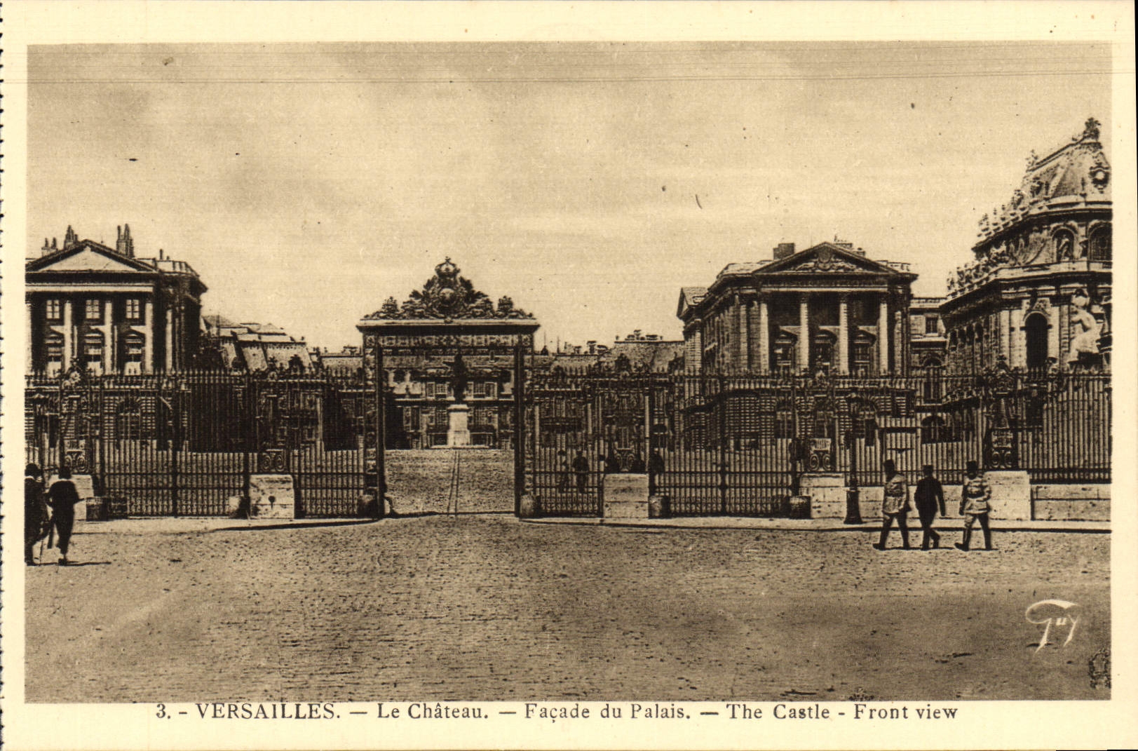CPA Versailles Le Chateau Facade Du Palais 