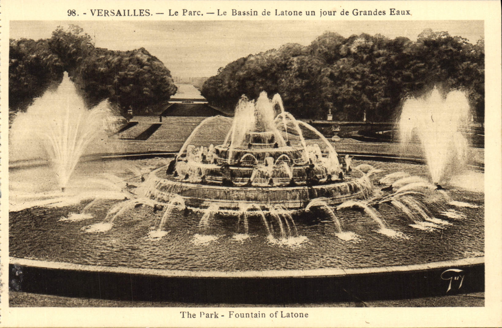 CPA Versailles Le Parc Le Bassin De Latone Un Jour de grandes eaux