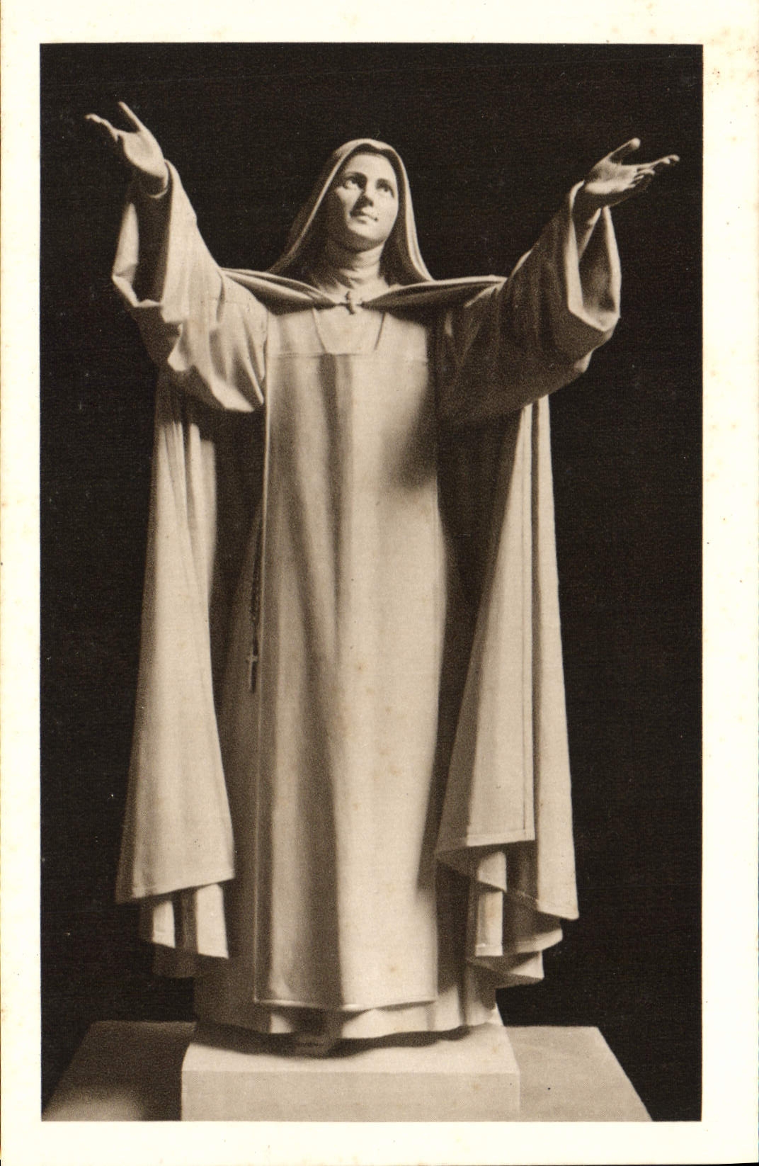 CPA La Basilique De Lisieux La crypte Statue de Marie Therese