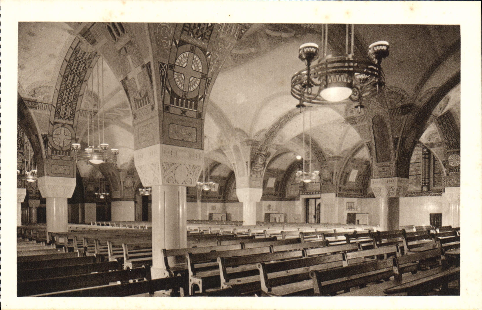 VINTAGE POSTCARD the Basilica De Lisieux the crypt a prospect