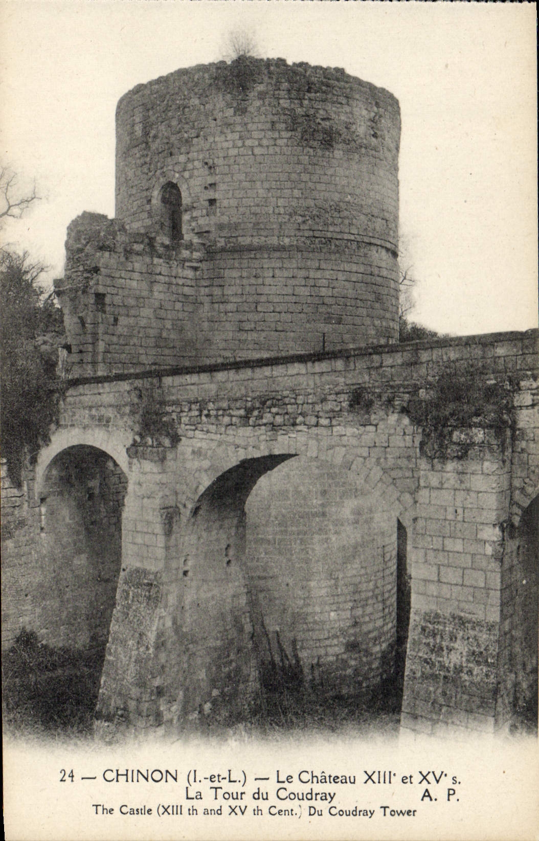 POSTAL Chinon de la VENDIMIA el castillo la torre de Coudray