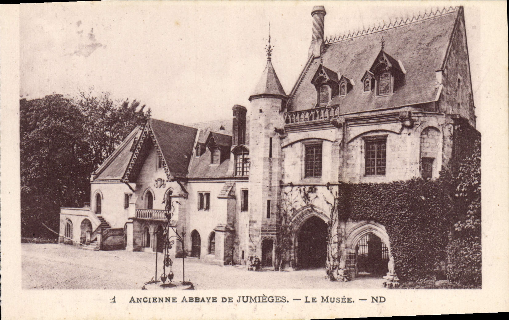 VINTAGE POSTCARD Old Abbey De Jumieges the Museum