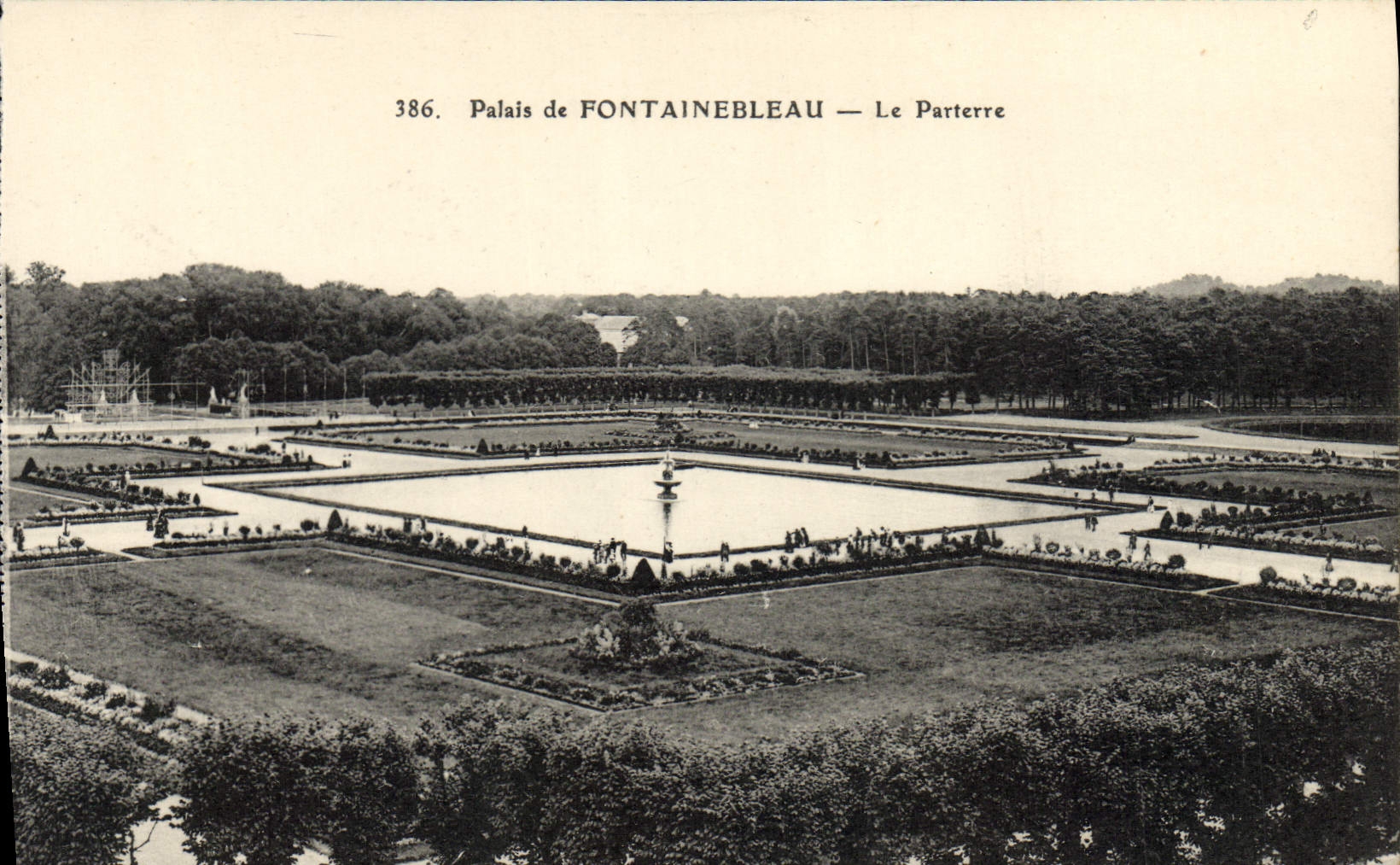 CPA Palais De Fontainebleau Le parterre
