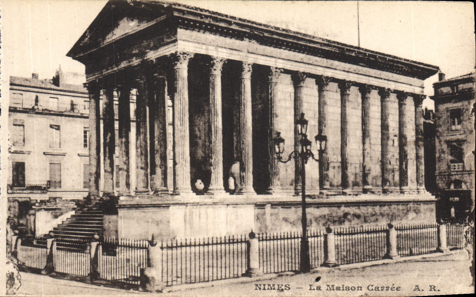 CPA Nimes La Maison Carree