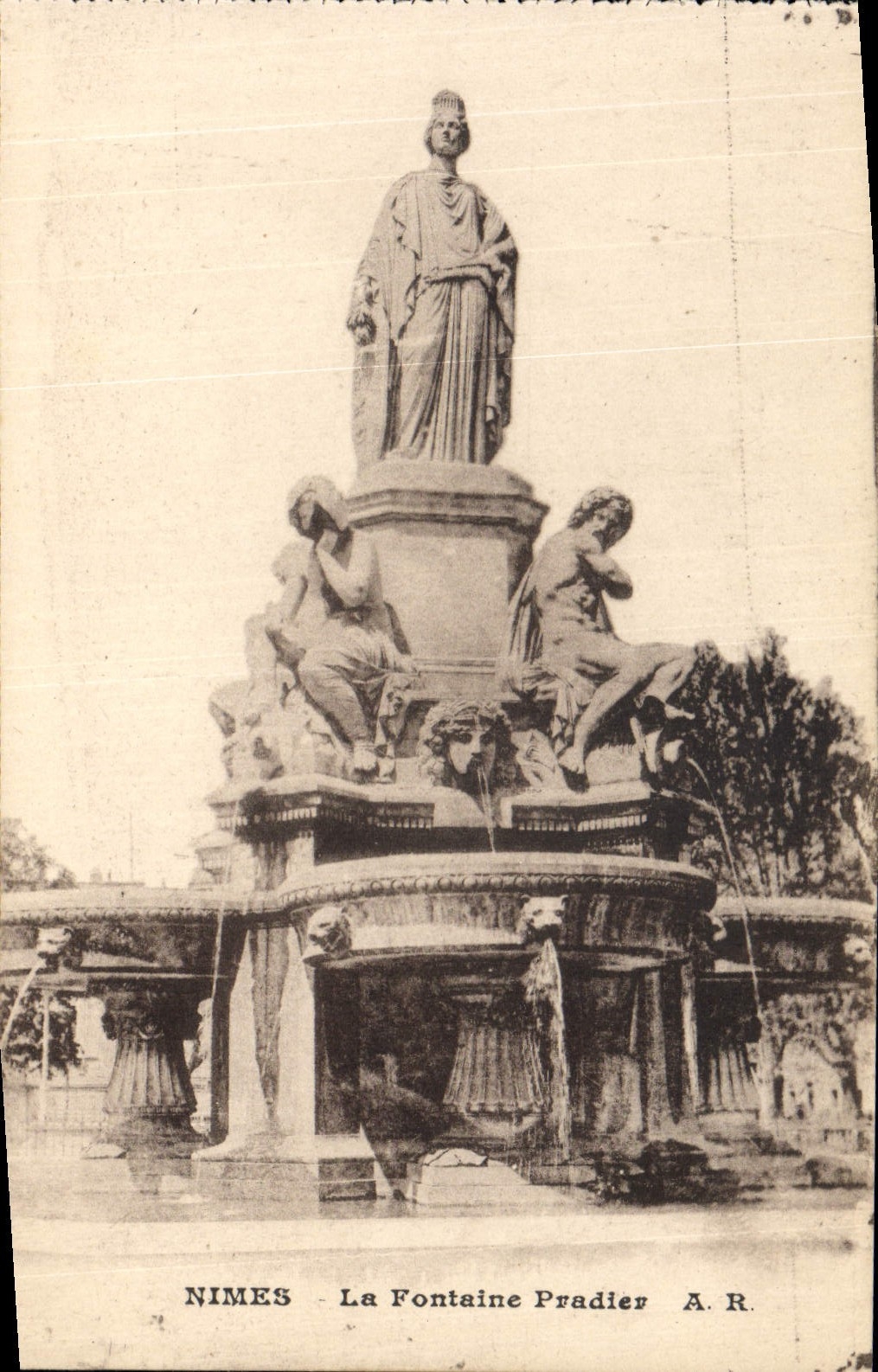 VINTAGE POSTCARD Nimes the Pradier Fountain