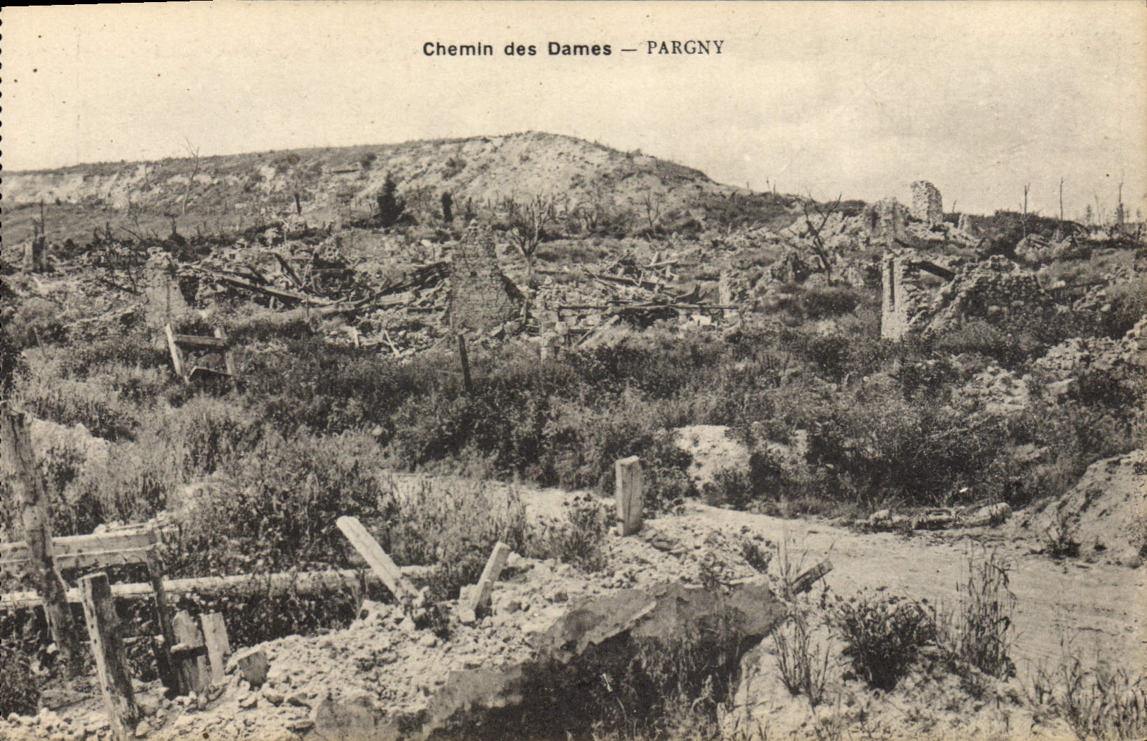 VINTAGE POSTCARD Way Of the Ladies Pargny Militaria