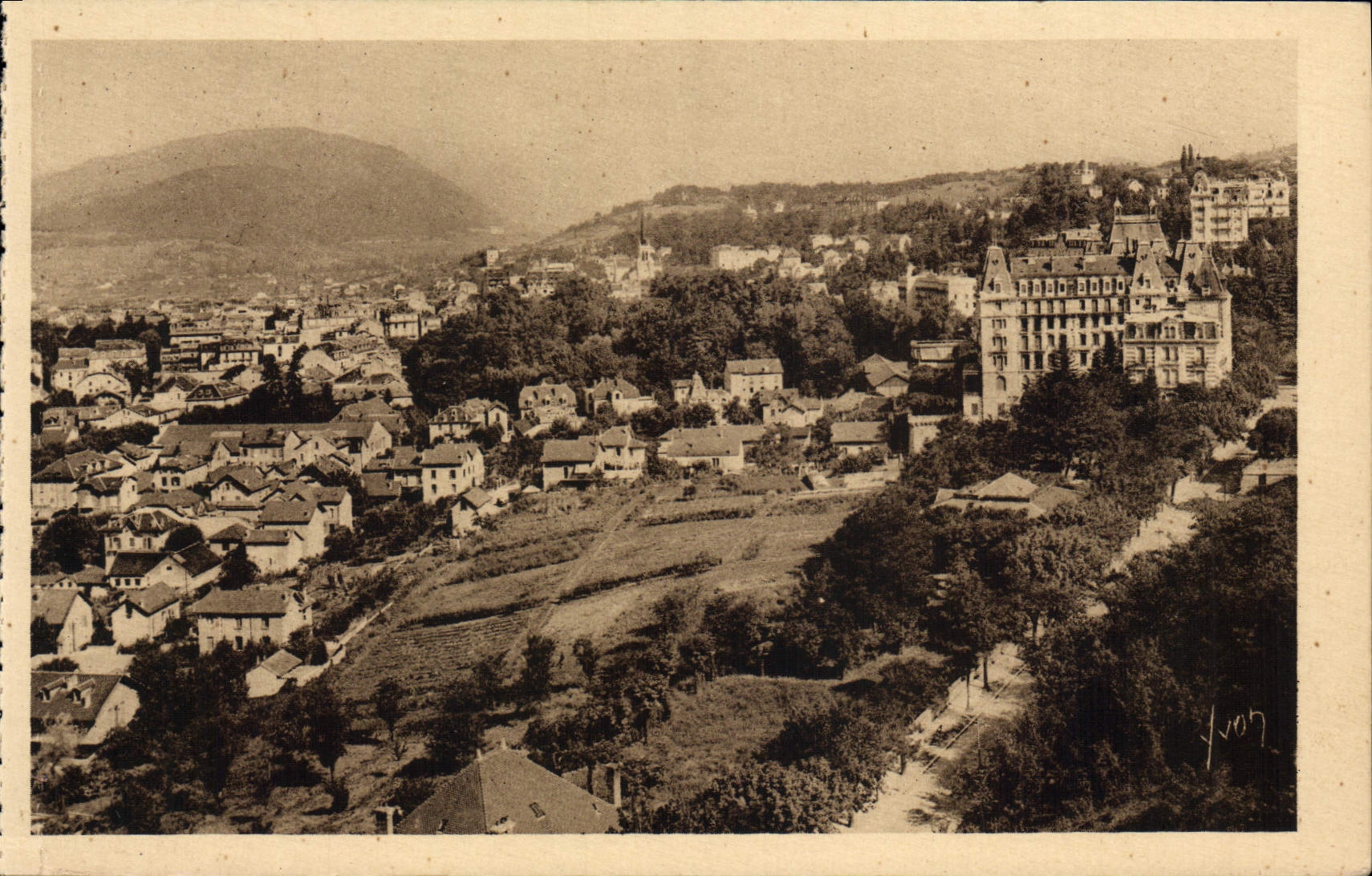 CPA Aix Les Bains Vue Generale au 1er plan l'hotel Bernasconi