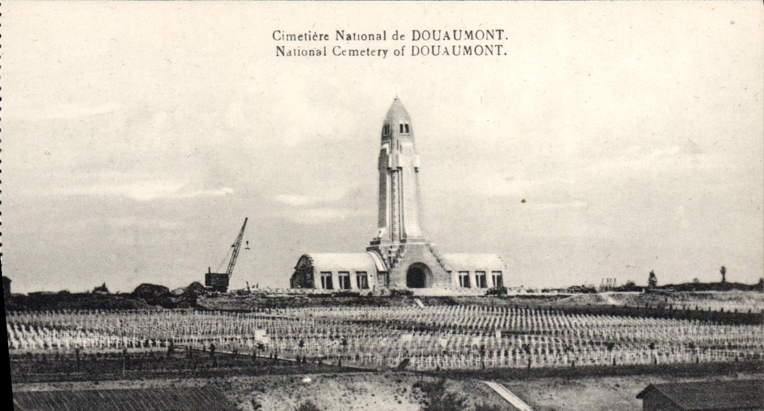 CPA Douaumont Cimetiere Militaria