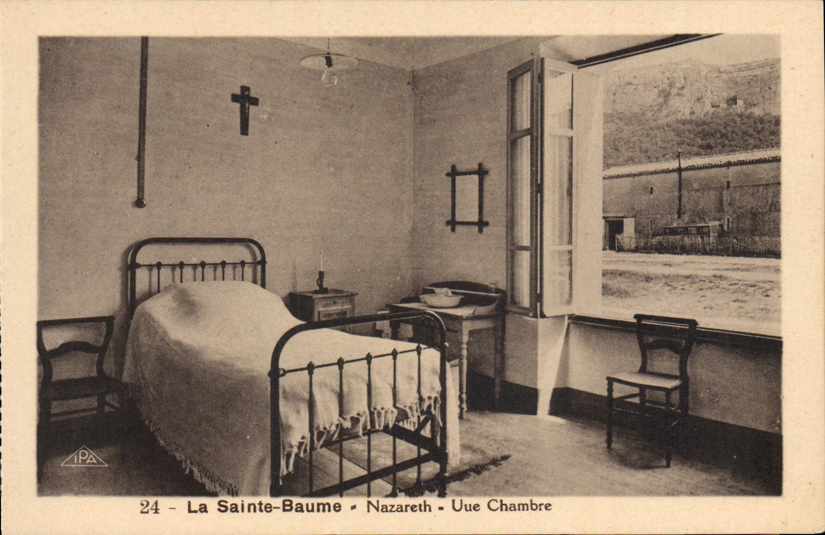 VINTAGE POSTCARD Sainte the Nazareth Balsam a Room