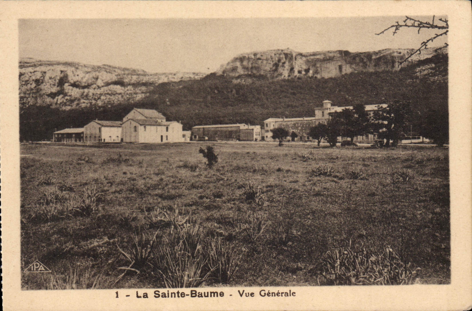 CPA La Sainte Baume Vue Generale