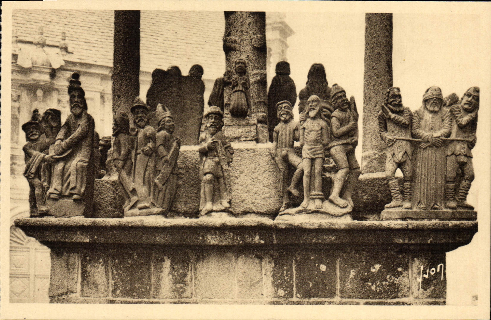 VINTAGE POSTCARD Holy Thegonnec the Martyrdom