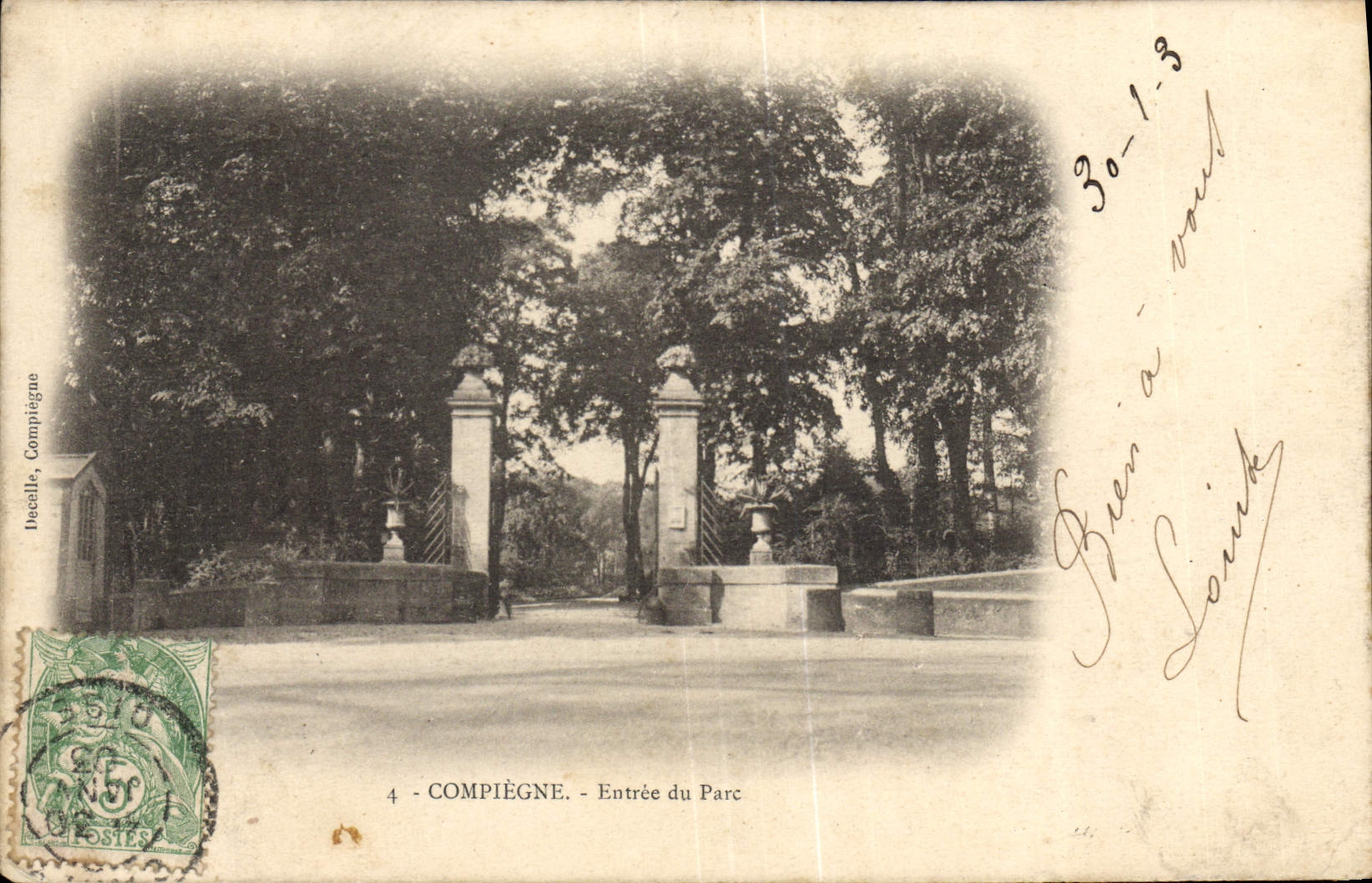 CPA Compiegne Entree Du Parc