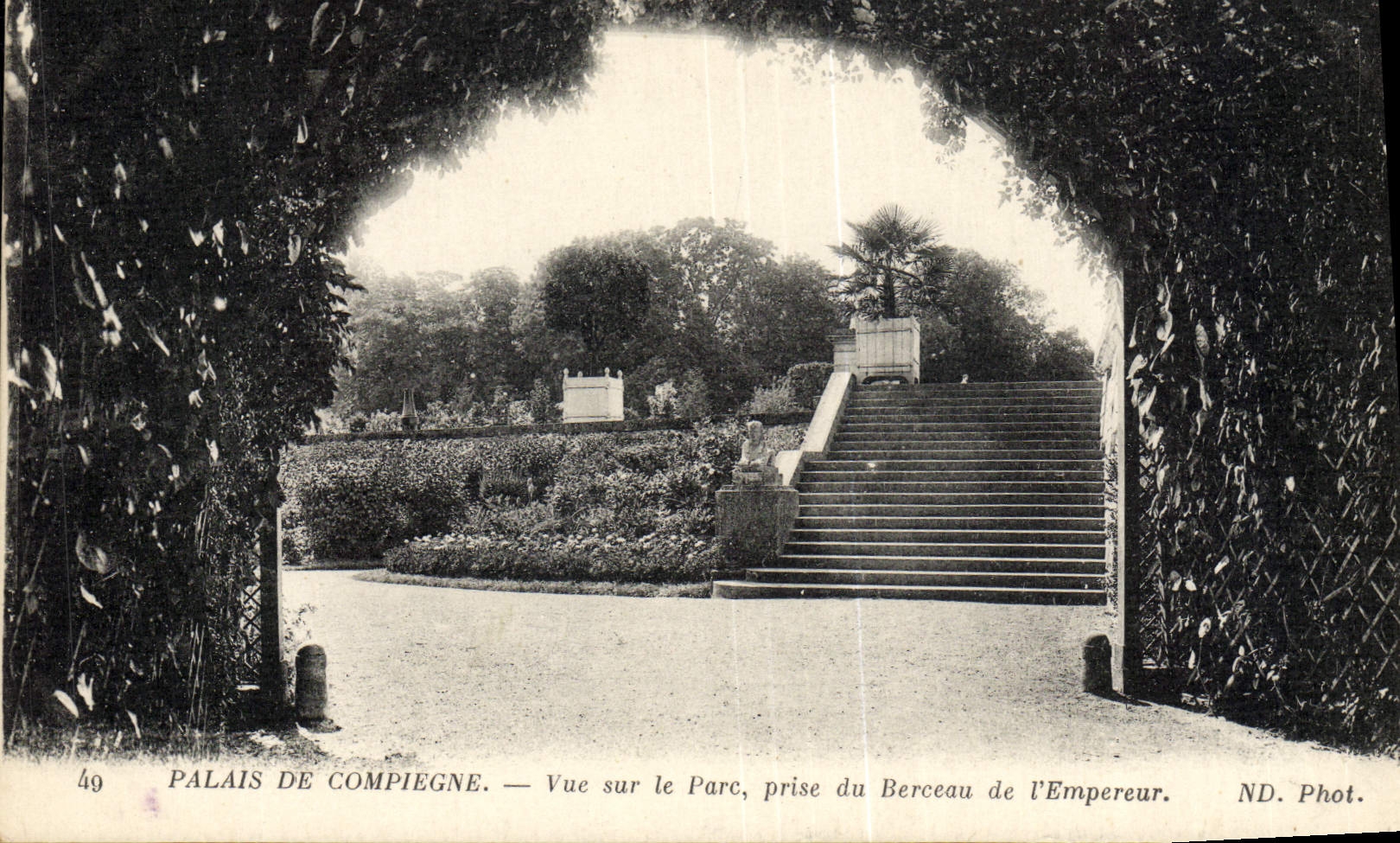POSTAL Compiegne de la VENDIMIA visto en el parque tomado de la horquilla del emperador