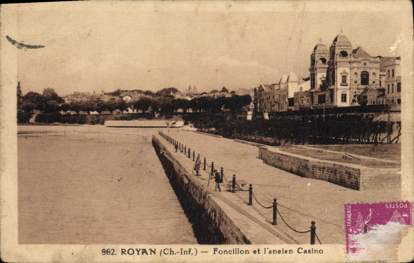 VINTAGE POSTCARD Royan Foncillon And the Old Casino