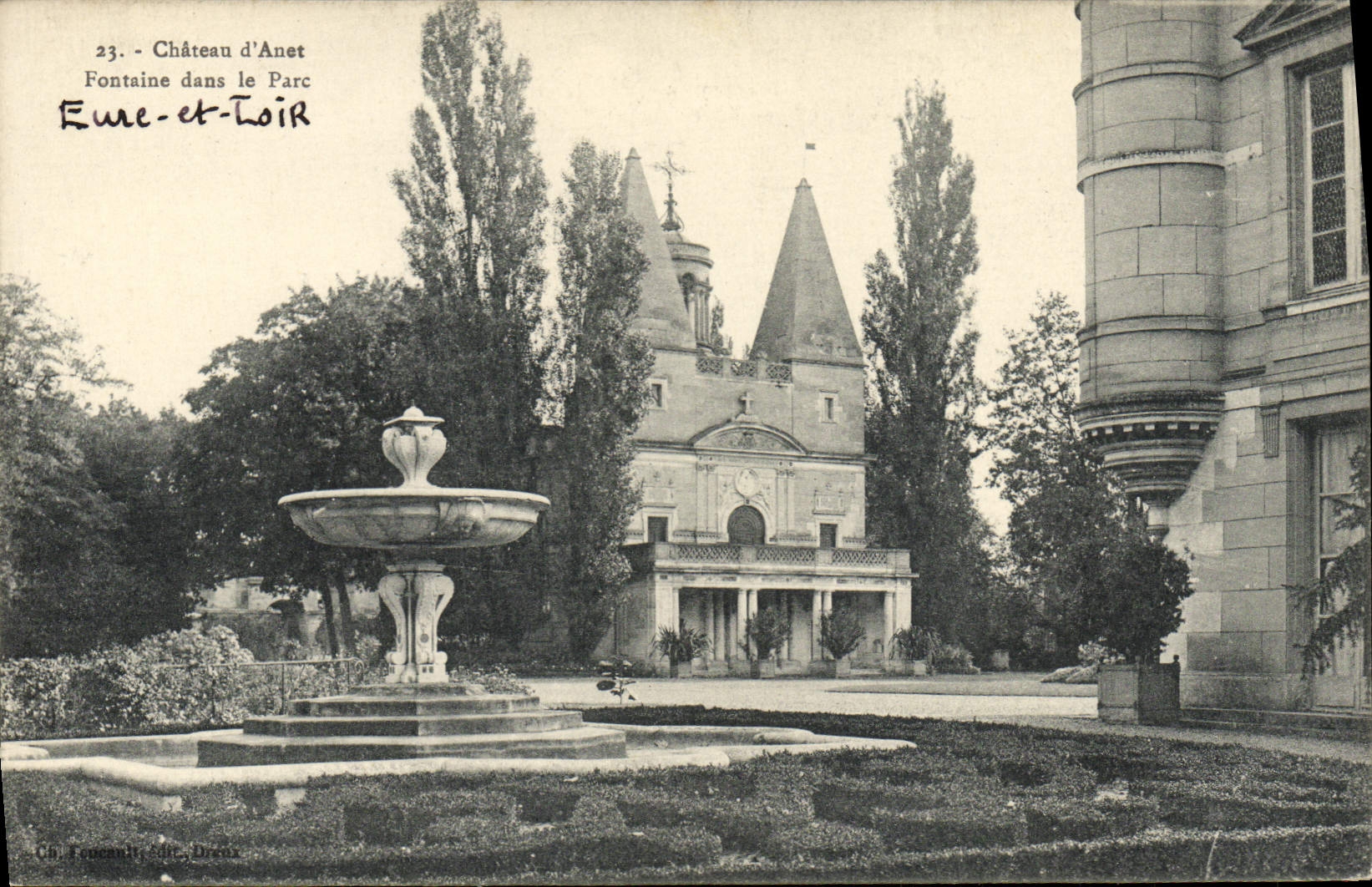 Fuente de D Anet del castillo de Dreux de la POSTAL de la VENDIMIA en el parque