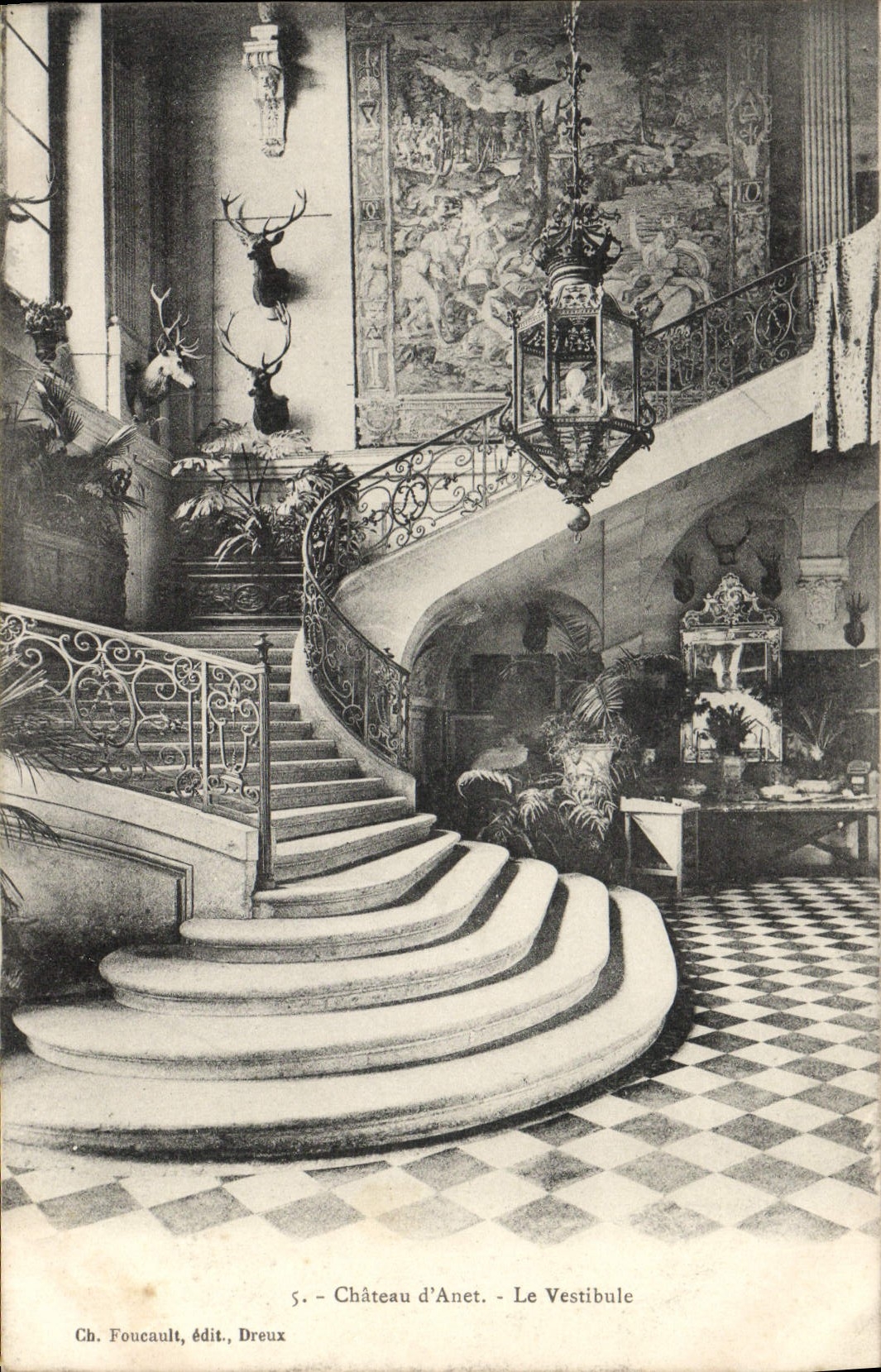 CPA Dreux Chateau D'Anet Le vestibule