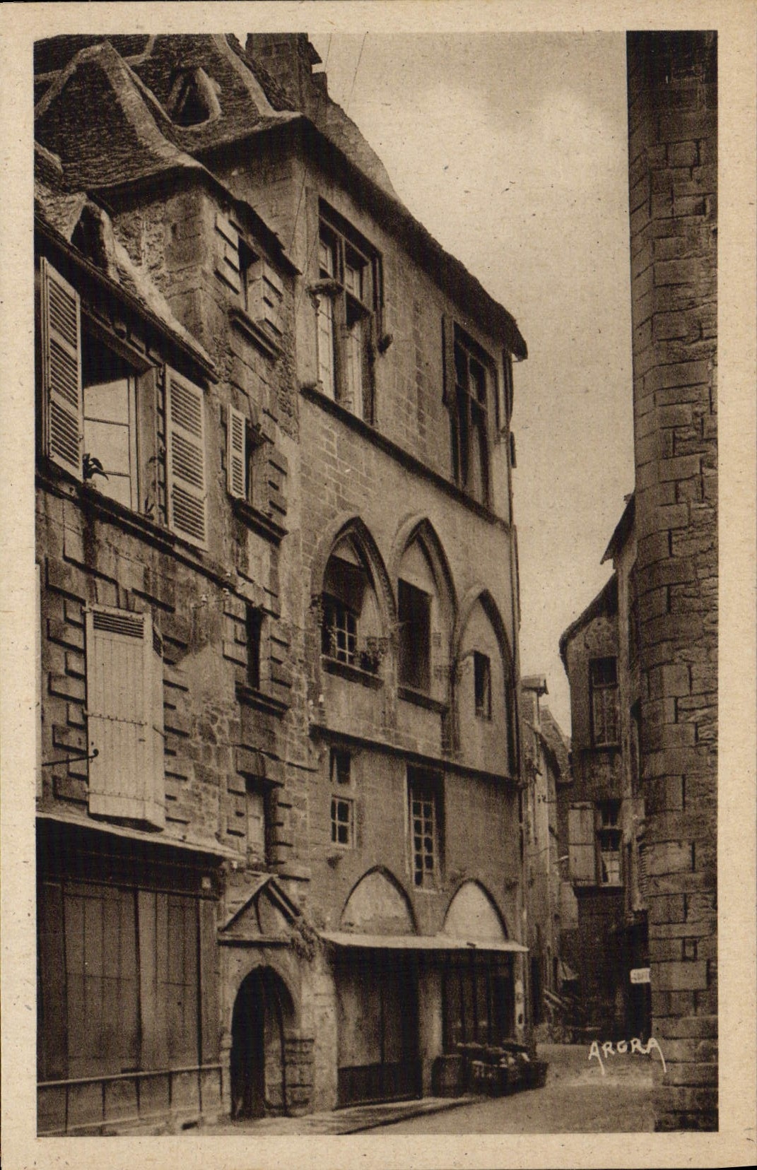 VINTAGE POSTCARD Sarlat Plamon Hotel