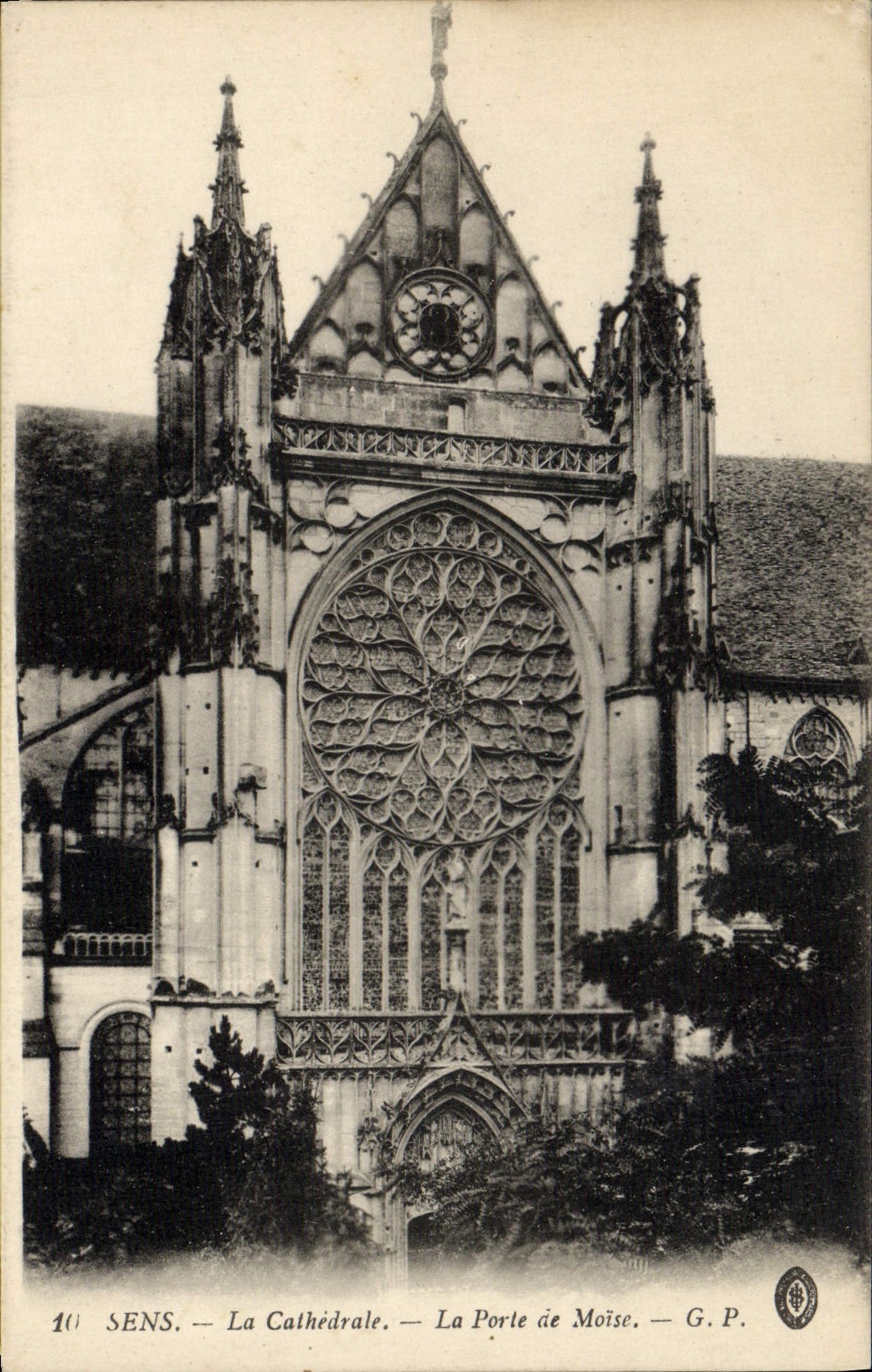 POSTAL de la VENDIMIA Sens la catedral la puerta del apoyo