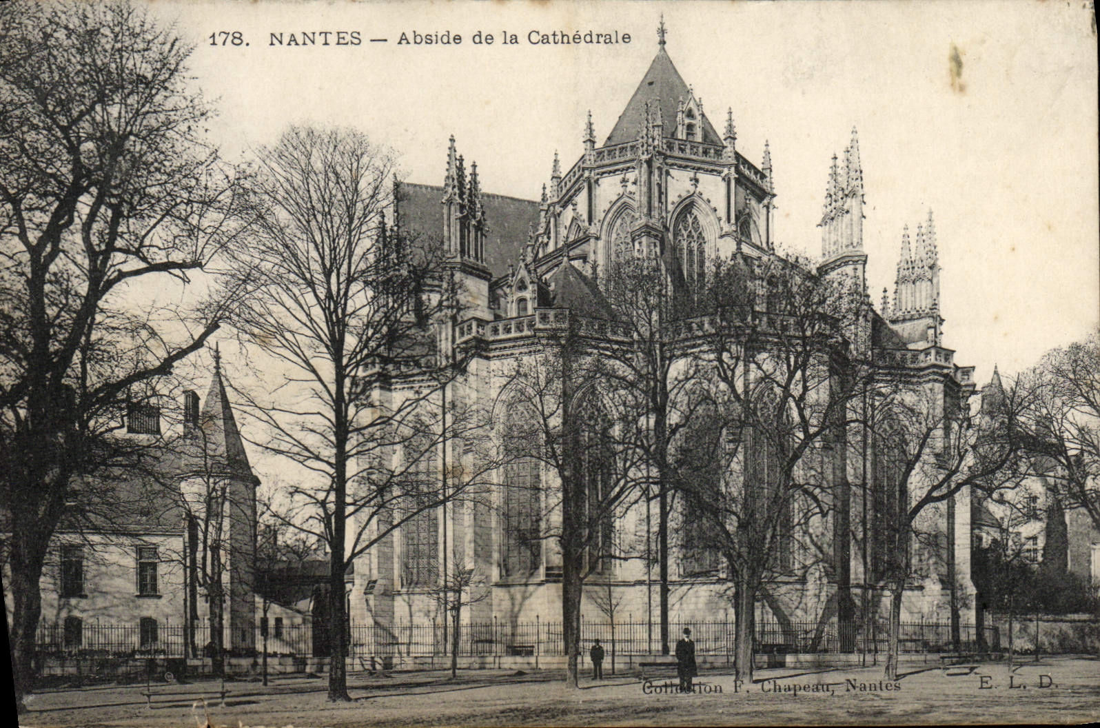 VINTAGE POSTCARD Nantes Apse Of the Cathedral