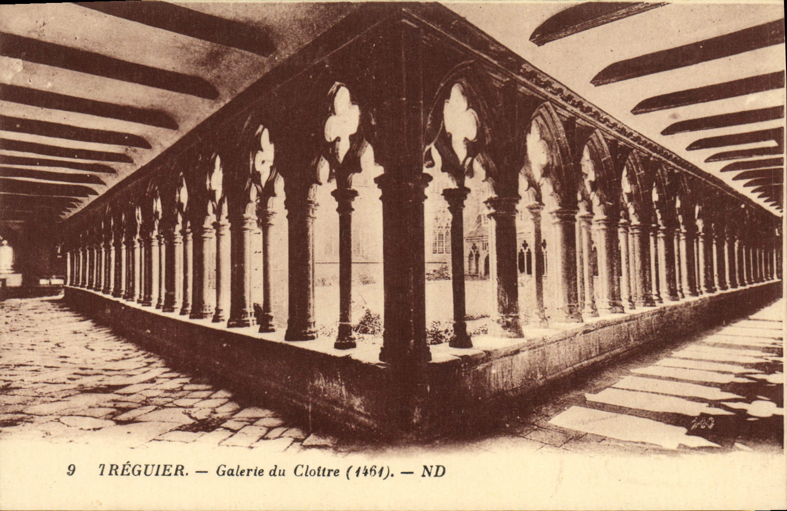 CPA Treguier Galerie Du Cloitre