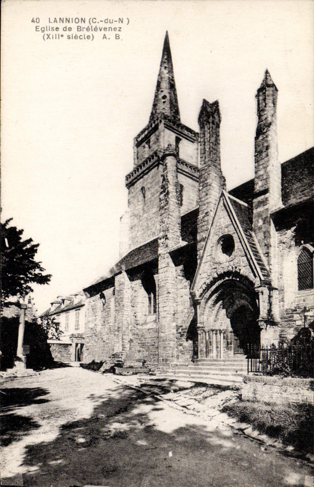 CPA Lannion Eglise De Brelevenez