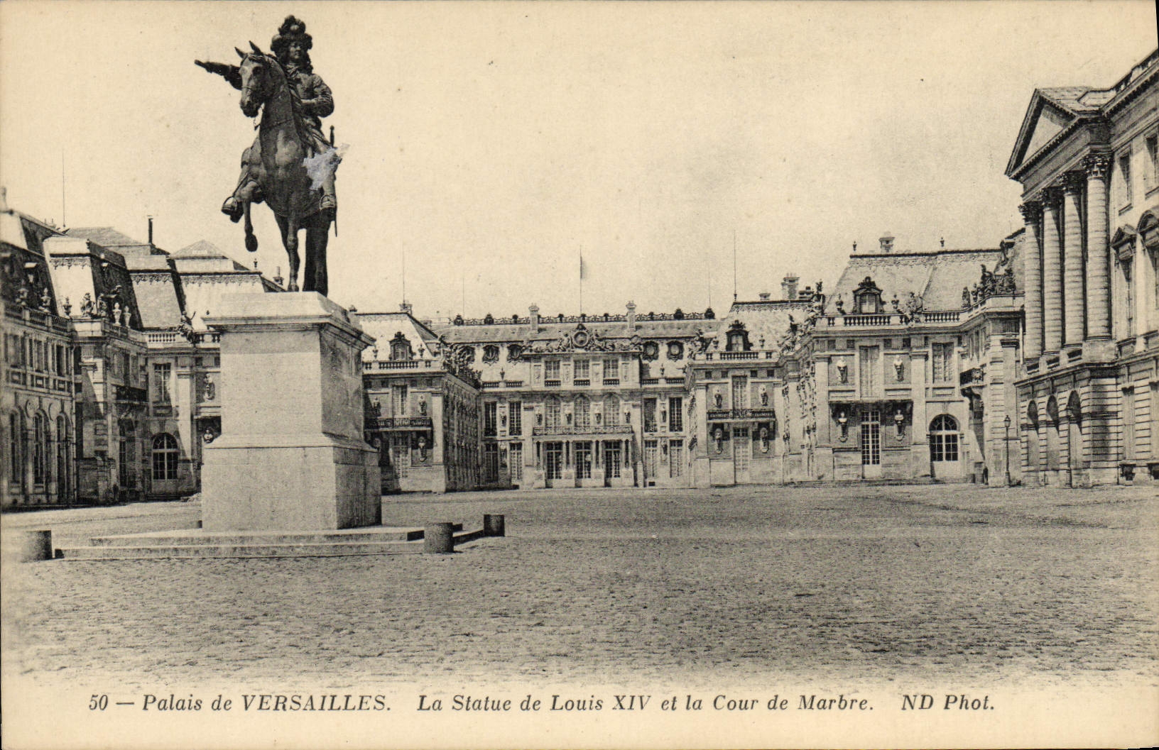 POSTAL Versalles de la VENDIMIA estatua de Louis XIV y de la corte de mármol