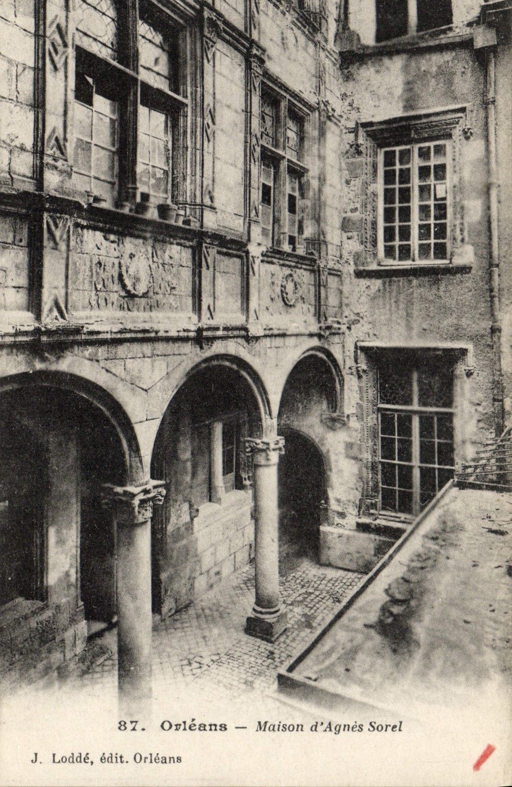 Casa de Orleans de la POSTAL de la VENDIMIA de Inés Sorel