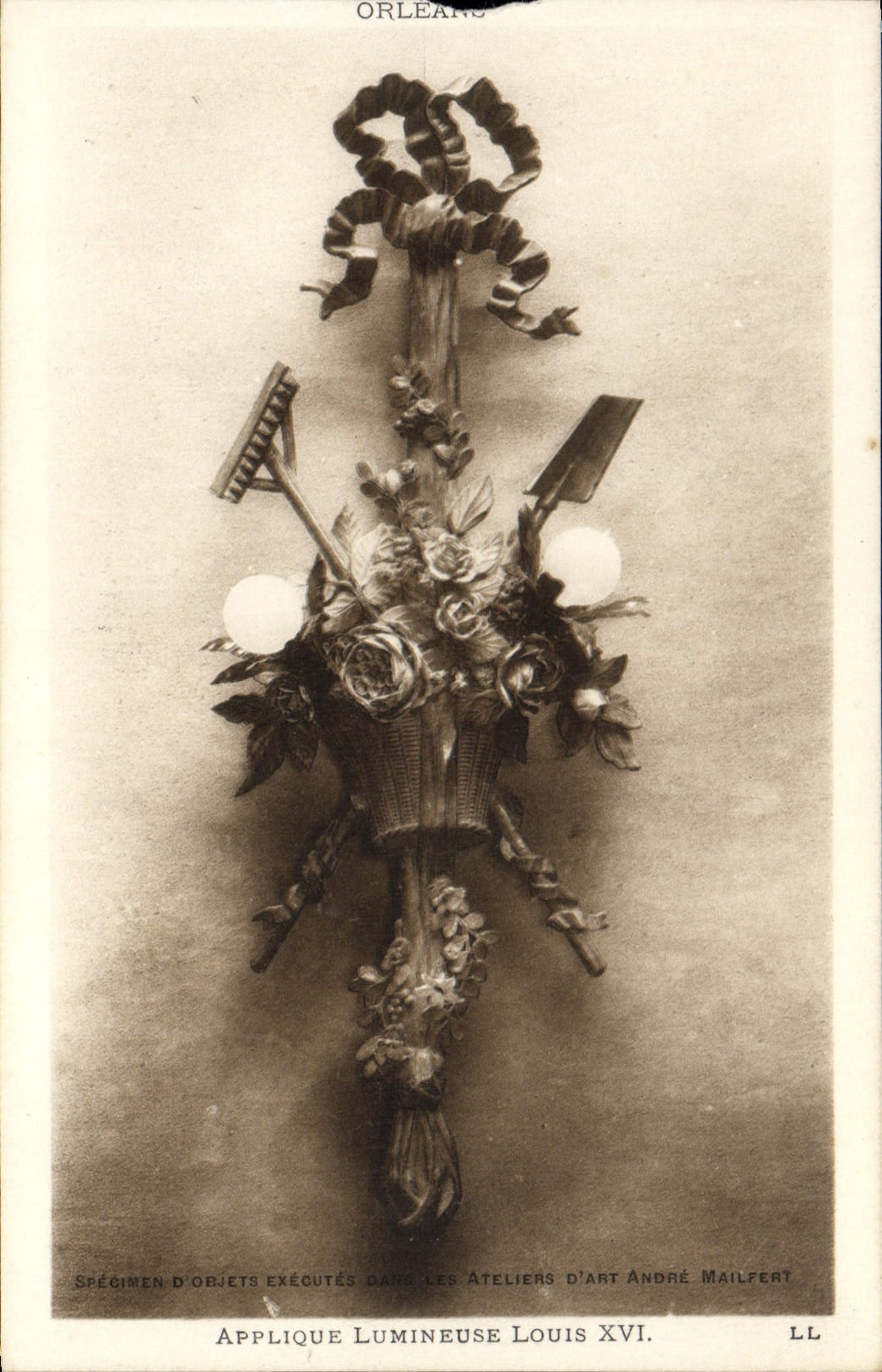 CPA Orleans Applique lumineuse Louis XVI