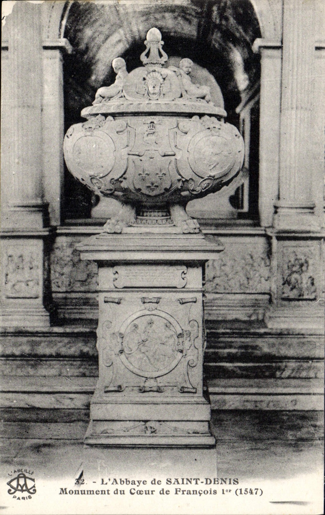 VINTAGE POSTCARD the Abbey Of St Denis Monument of the heart of François 1st