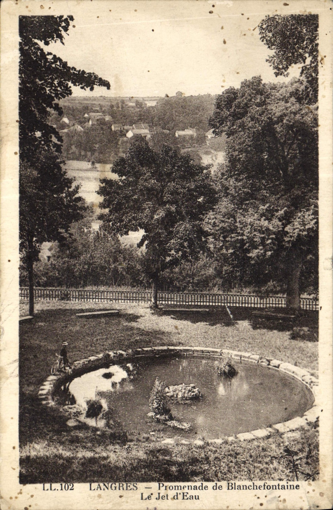 VINTAGE POSTCARD Langres Walk De Blanchefontaine the water jet