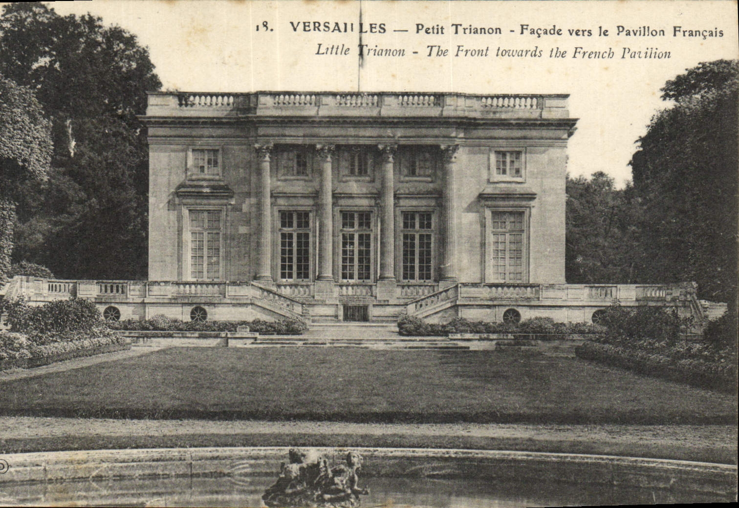 CPA Versailles Petit Trianon Facade Vers Le Pavillon Francais