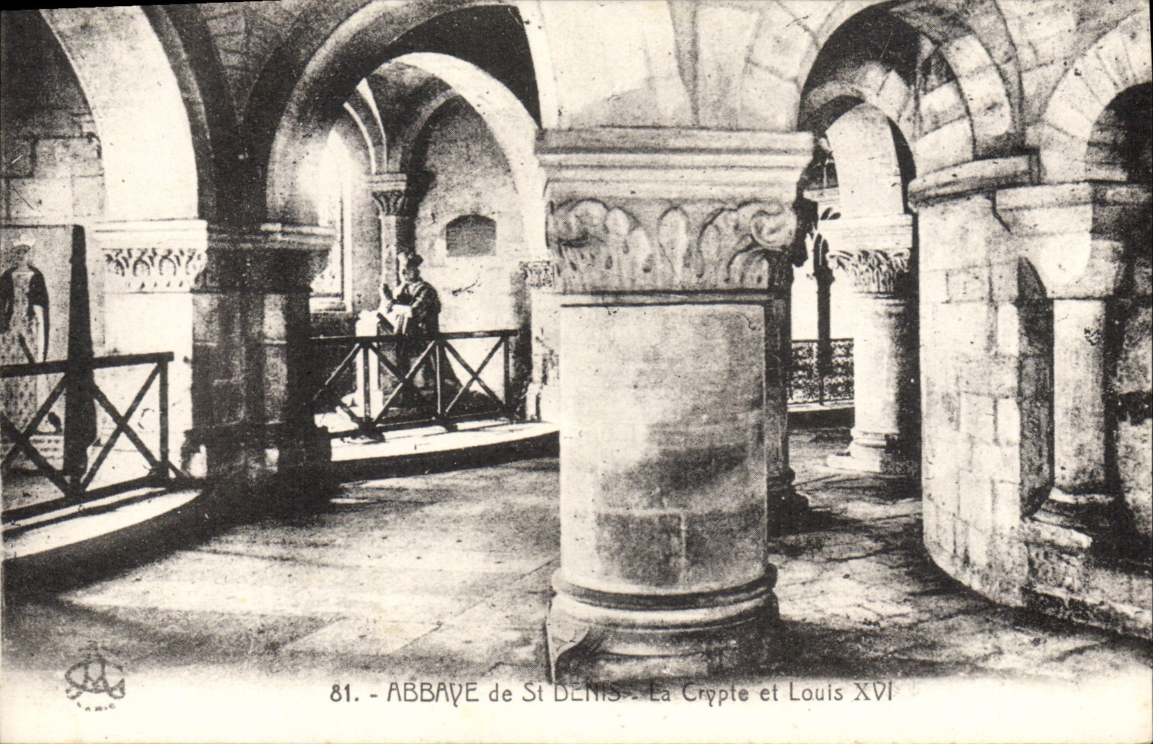 Abadía de la POSTAL de la VENDIMIA de St Denis la cripta y el Louis XVI