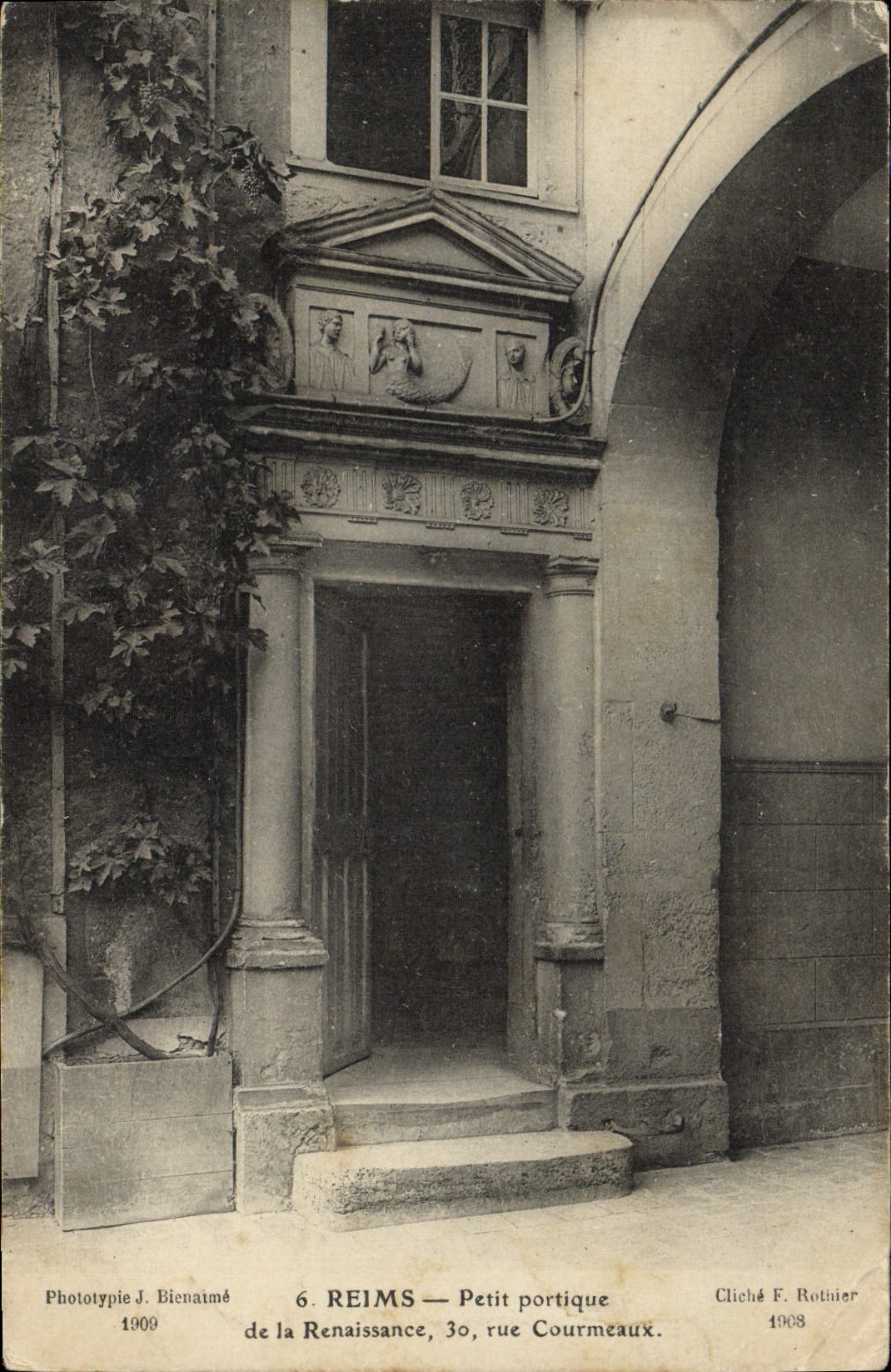 CPA Reims Petit Portique de la Renaissance Rue Courmeaux