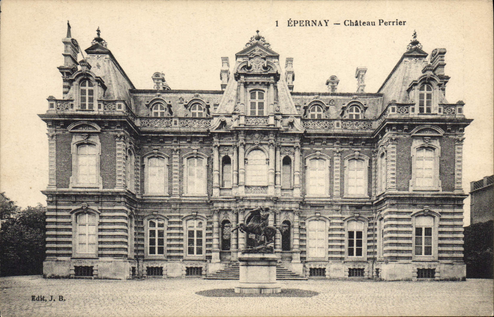 VINTAGE POSTCARD Epernay Castle Perrier