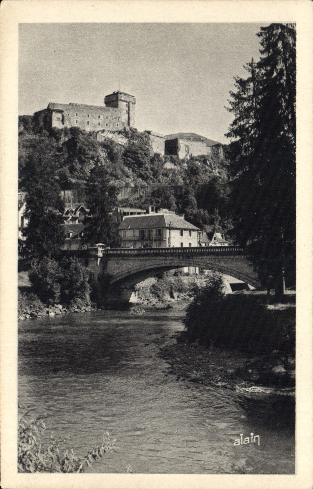 La POSTAL de la VENDIMIA pesada el castillo fuerte y dio