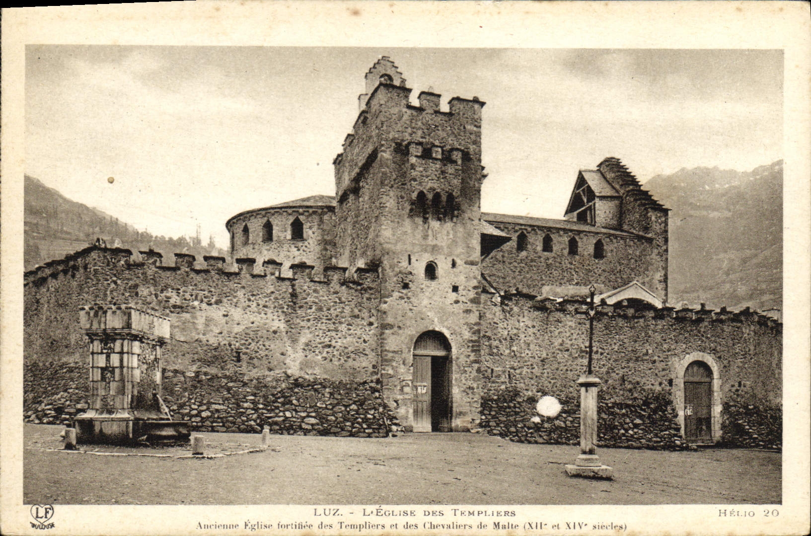 CPA Luz L'Eglise Des Templiers