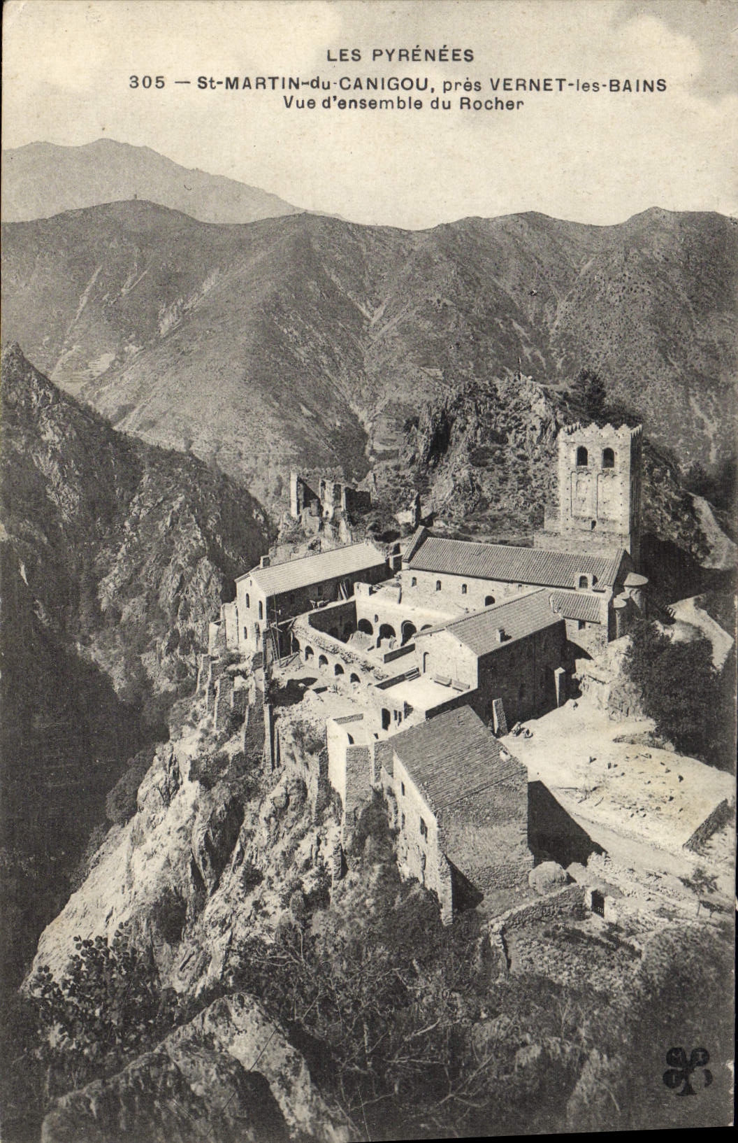 VINTAGE POSTCARD St Martin Of Canigou Close Vernet Les Bains Overall picture of the rock