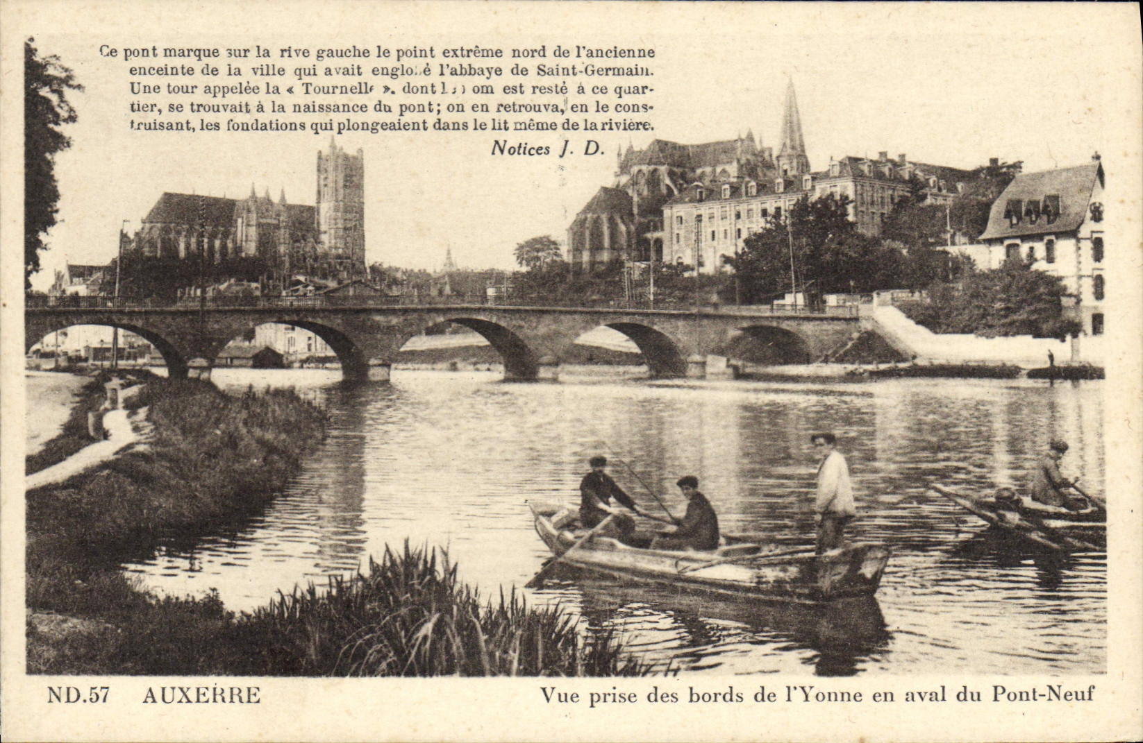 VINTAGE POSTCARD Auxerre Seen from Of the Edges Of Yonne downstream from the Bridge Last nine Boats