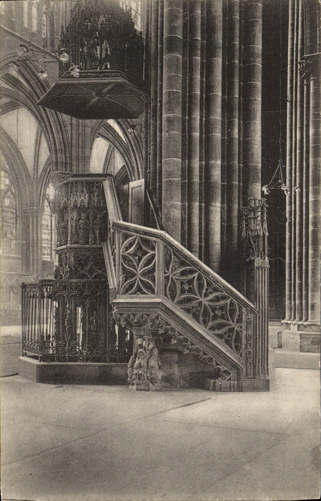 VINTAGE POSTCARD Strassburg Munster