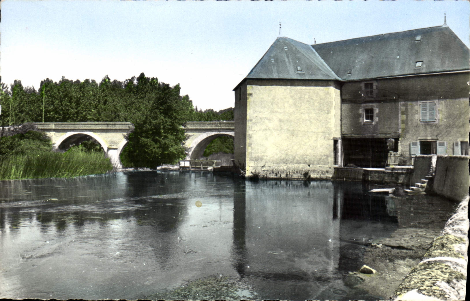 CPM St Pierre De Maille Le Moulin Et Le Pont Sur La Gartempe