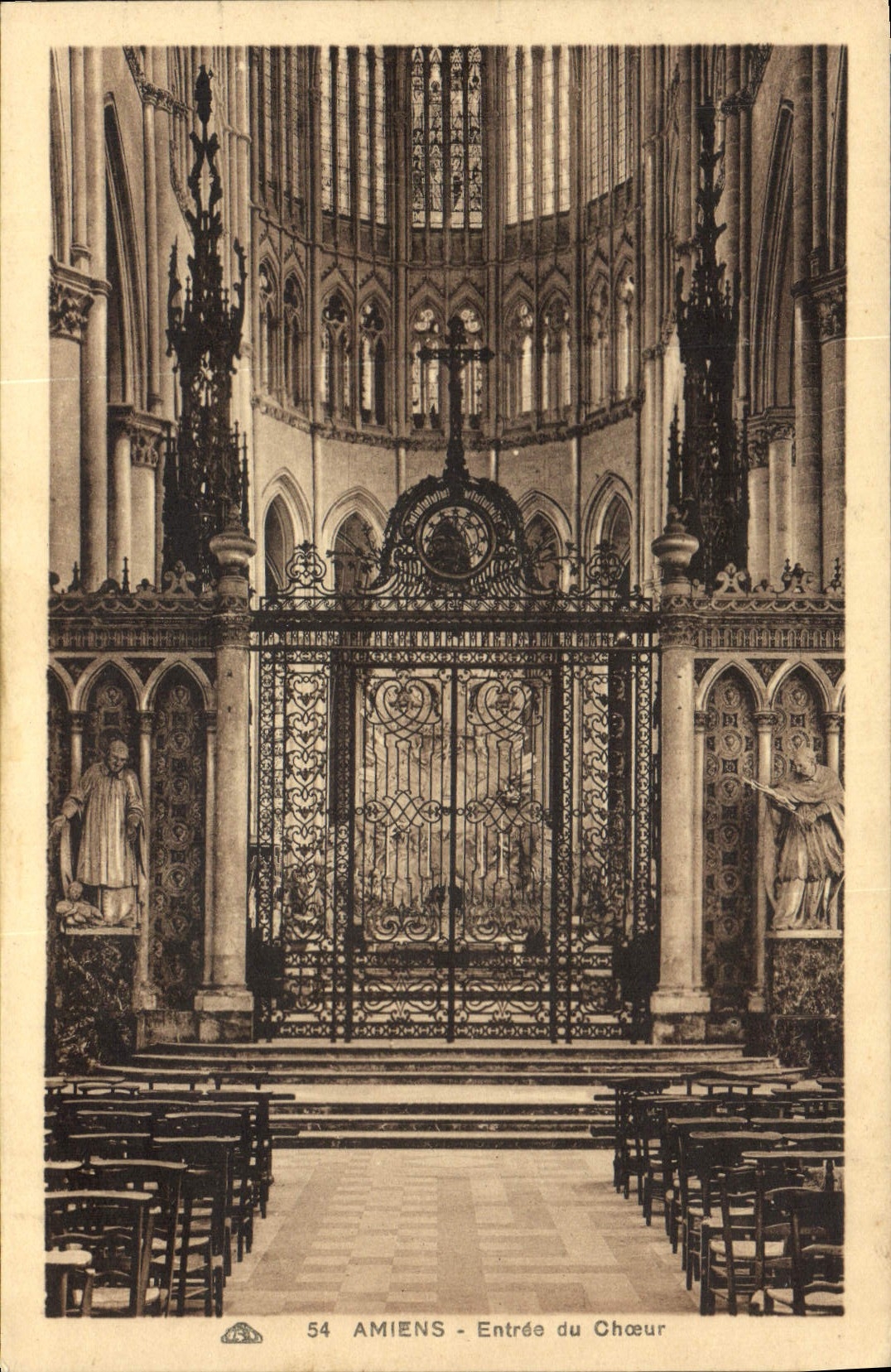 VINTAGE POSTCARD Amiens Entered Of the Chorus