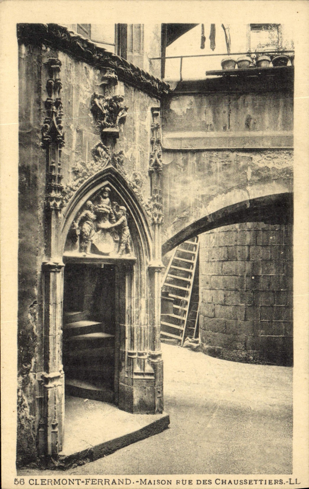 VINTAGE POSTCARD Clermont Ferrand House Street Of Chaussettiers