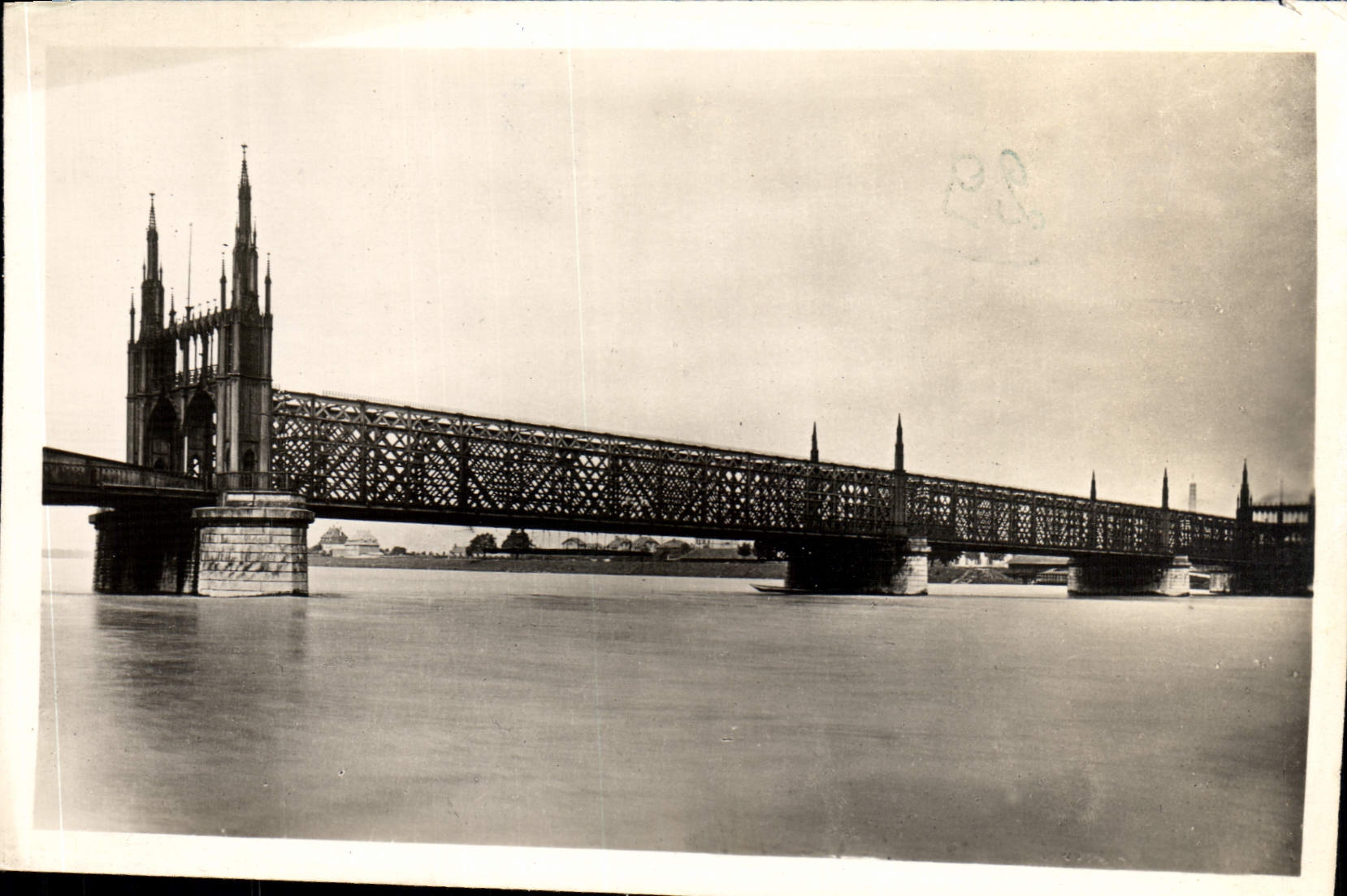 POSTAL Estrasburgo de la VENDIMIA el puente del ferrocarril en el Rin